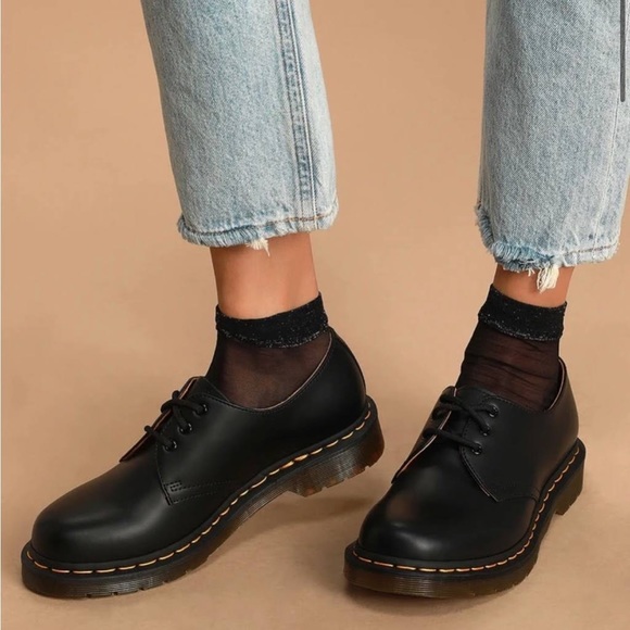 Dr. Martens Shoes - Dr Martens NWOT Lace Shoes